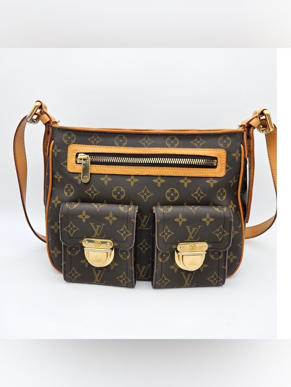 Authentic Louis Vuitton Hudson GM #4424M